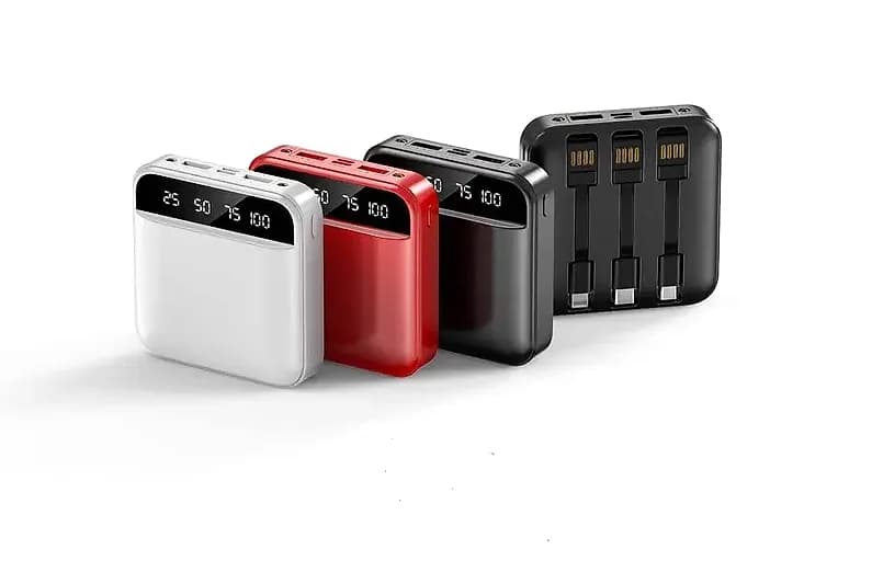 Dört Renk Gövdeli LED Göstergeli Powerbank; promosyon siparişlerinde kurumsal baskı için hazır