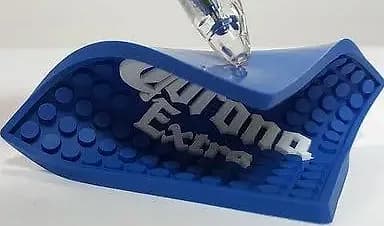Silikon bardak altlığı, mavi kabarcıklı yüzey ve su tutmayan yapı; promosyon ürünü