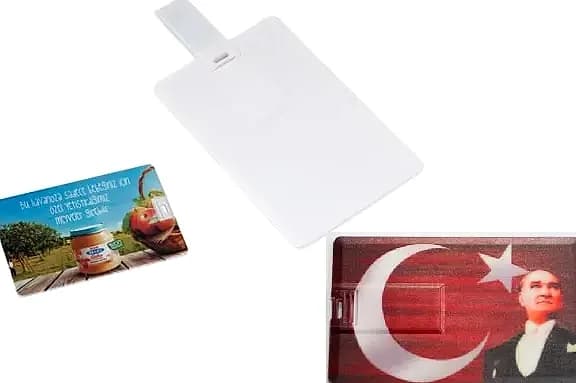 promosyon üç kart biçimli USB bellek, beyaz boş kart ve Türk bayrağı baskılı kart