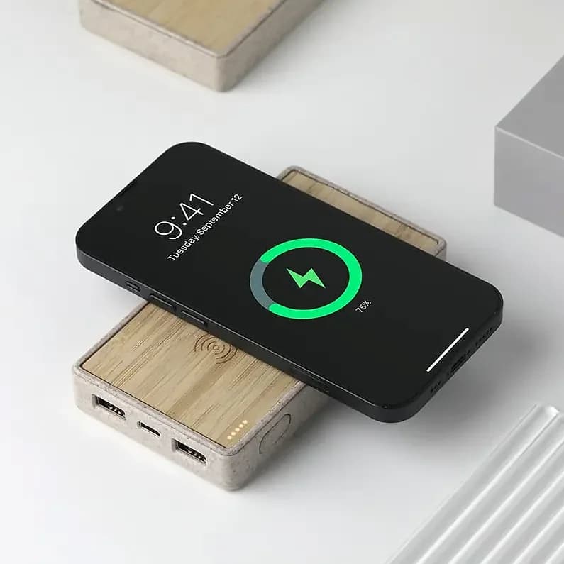 Bambu Gövdeli 10000 mAh Kablosuz Powerbank — toptan promosyon siparişlerine uygun