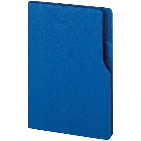 promosyon mavi suni deri defter, siyah lastik ve kalem halkasında kalem, beyaz fon