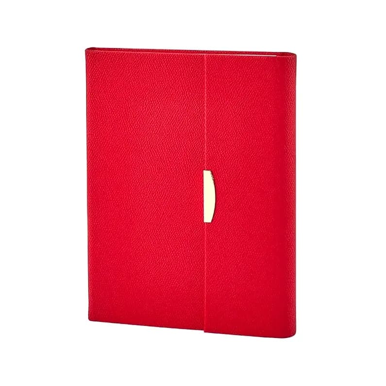 Kırmızı deri dokulu promosyon defter, dikey lastik kapak bandı ve krem oval detay