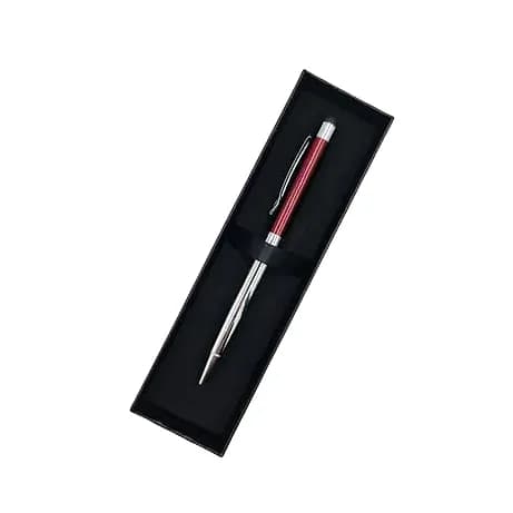 promosyon kırmızı gümüş gövdeli metal kalem, açık siyah hediye kutusu içinde, üstten çapraz çekim
