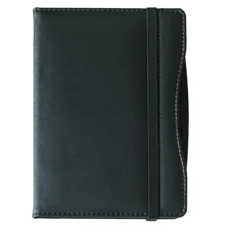 Koyu yeşil suni deri dokulu defter, dikey lastik bant ve kalem yuvası; promosyon ürünü