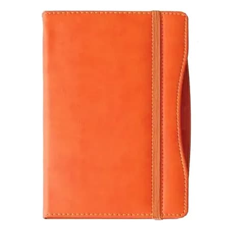 Turuncu suni deri dokulu defter, dikey lastik bant ve kalem yuvası; promosyon ürünü
