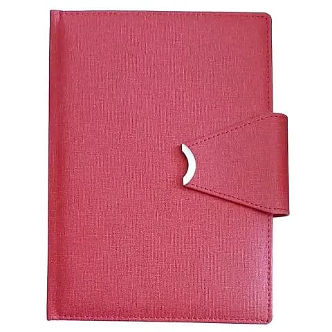 promosyon fuşya dokulu dikişli defter kapağı, sağda kavisli bant ve beyaz metal detay, yazısız