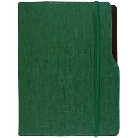 promosyon koyu yeşil suni deri kapaklı lastikli defter, kenarda oyuk kesik, beyaz fon