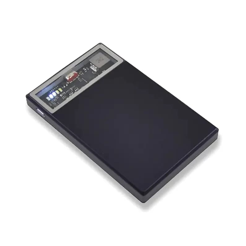 Promosyon siyah powerbank, şeffaf panelde 88 rakamlı ekran ve mavi LED göstergeler