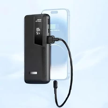 Promosyon siyah powerbank, dijital ekranı ve takılı açılı kablosuyla