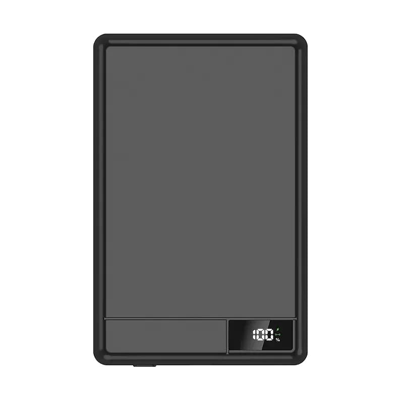 Koyu gri promosyon powerbank, dijital yüzde göstergesi ve yeşil şarj simgesi