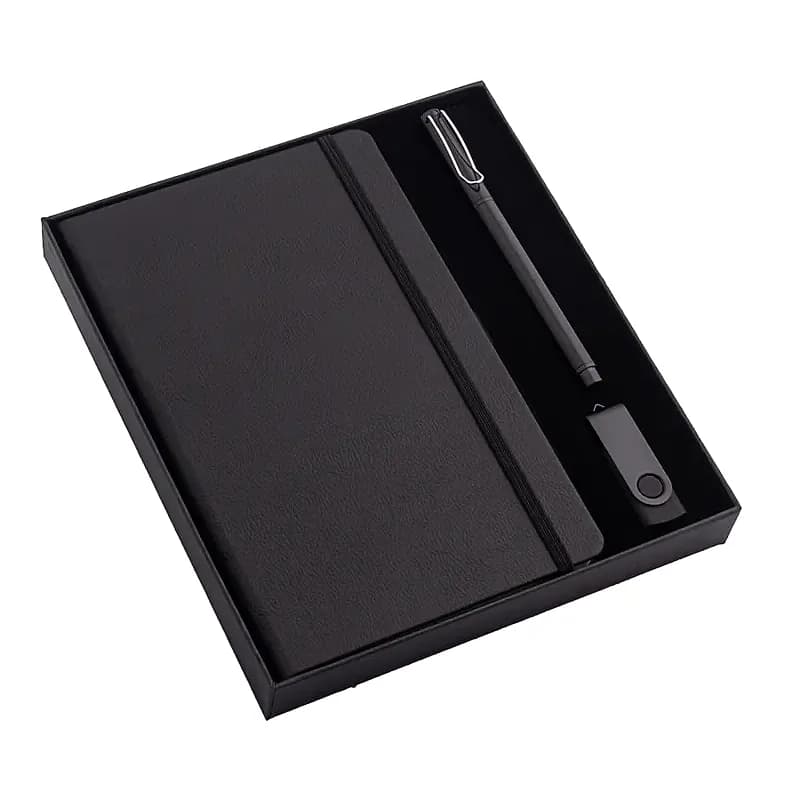 Siyah promosyon kırtasiye seti, elastik bantlı defter, metal kalem ve bellek, sunum kutusunda