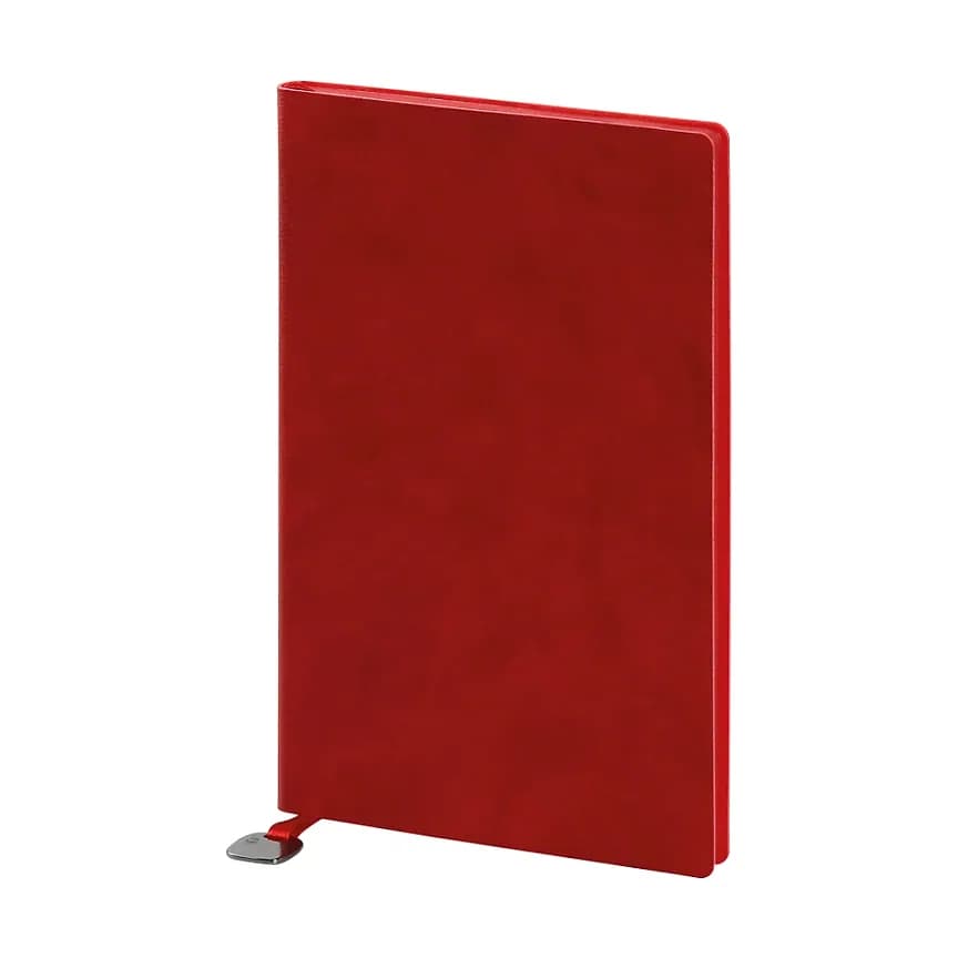 Bordo kapaklı defter; hafif hareli mat doku, altta metal uçlu ince kırmızı ayraç şeridi.
