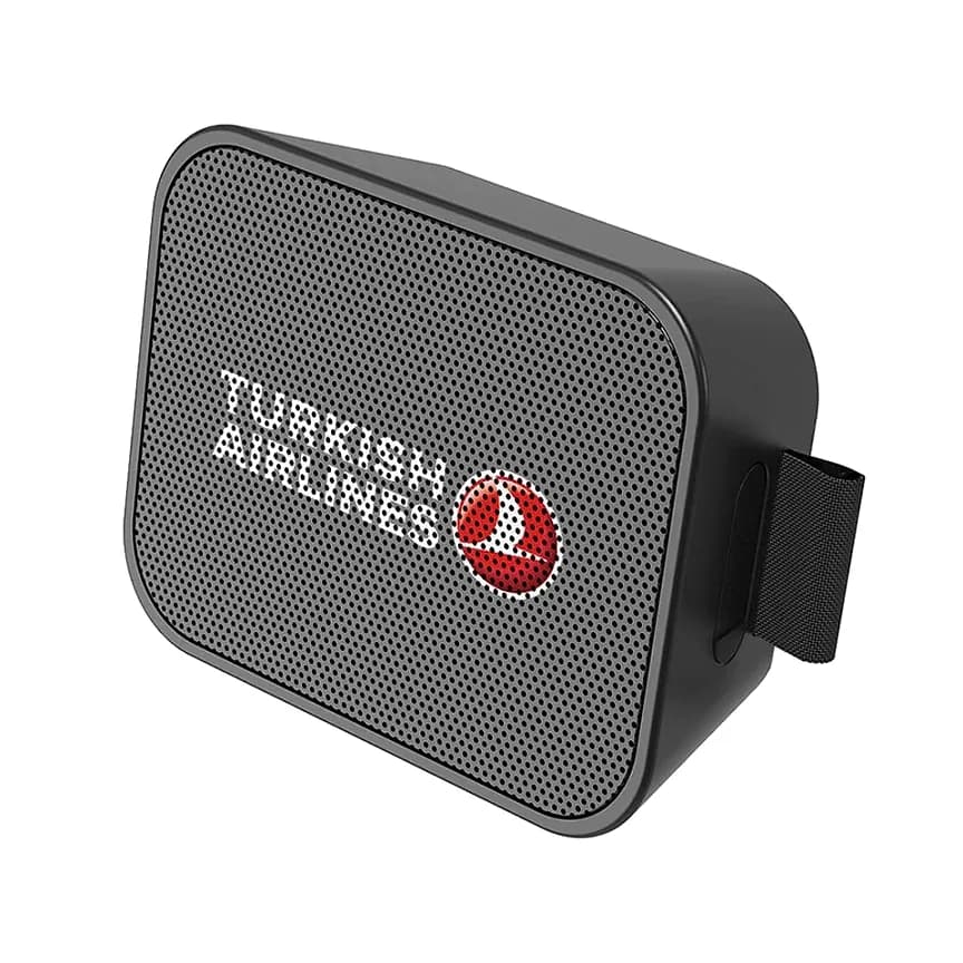 Promosyon siyah dikdörtgen hoparlör, ön yüzde Turkish Airlines baskısı ve yan halka