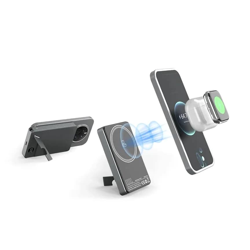 Promosyon koyu gri powerbank yan kesit, mıknatıs hizalama halkası ve yeşil şarj simgesi