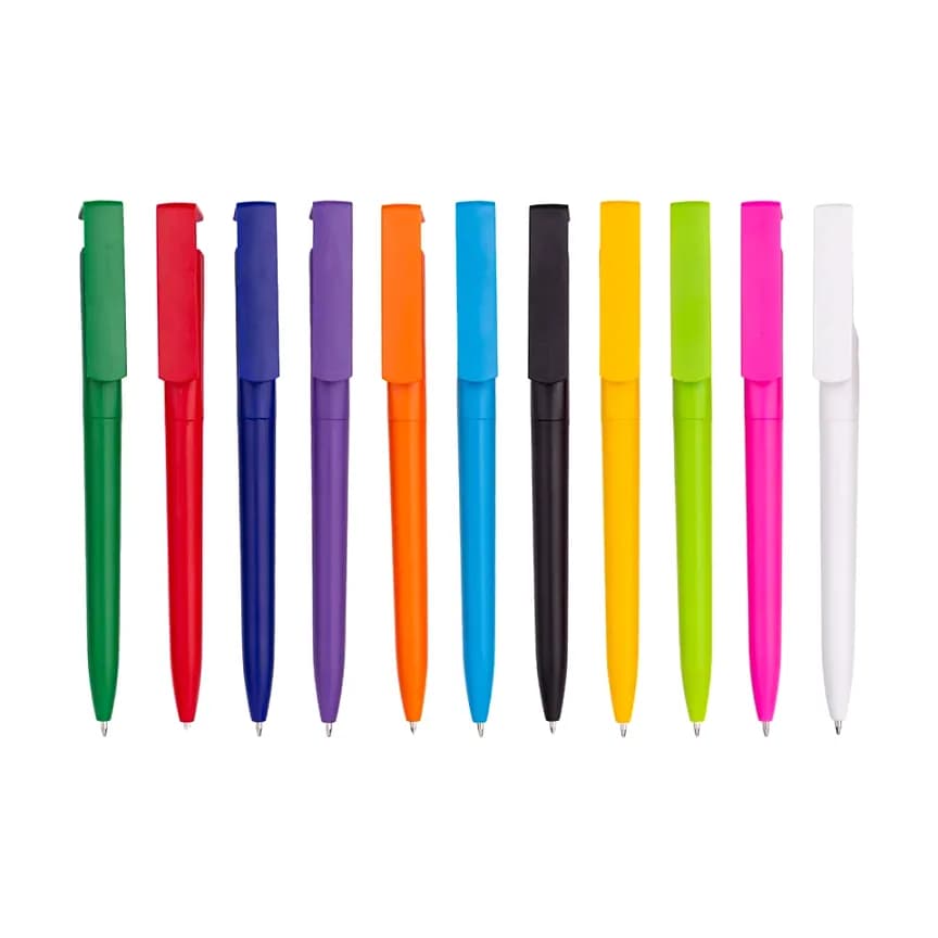 On bir adet renkli plastik tükenmez kalem; mat gövdeler, aynı renk klipsler ve gümüş metal uçlar.