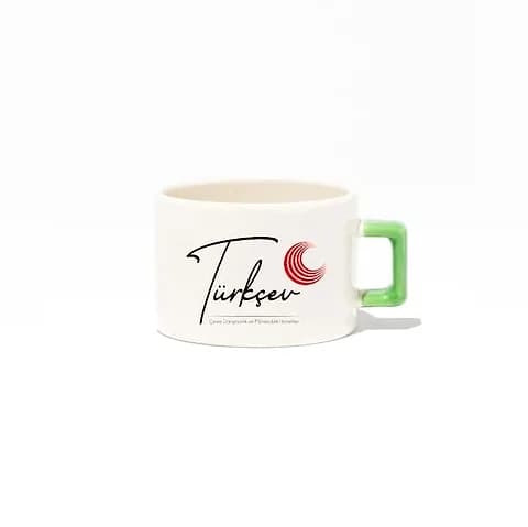 Yeşil Kulplu Porselen Nescafe Fincanı, Logolu; promosyon siparişlerinde kurumsal baskı için hazır