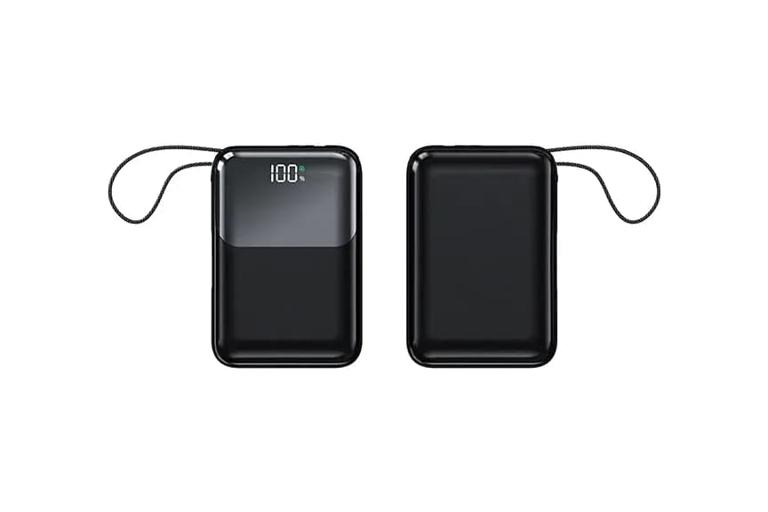 Siyah powerbank ön ve arka yüz; ekranlı, kablolu, logo baskısı yok.