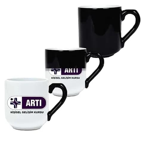 Üç adet oval sihirli promosyon kupa; beyaz siyah mor renk halleri, logo baskılı