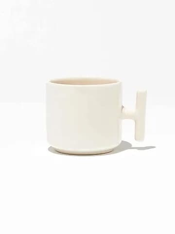 T kulplu ince porselen promosyon latte fincanı; yan açı, baskısız, kulp sağda