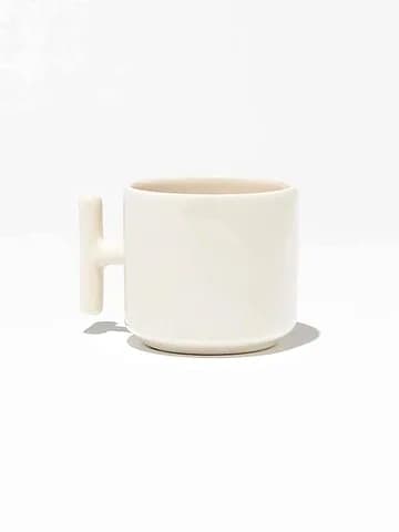 T kulplu ince porselen promosyon latte fincanı; yan açı, baskısız, kulp solda